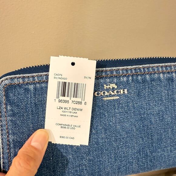 Last 1 ‼️Coach CAO79 Long Zip Around Wallet, denim/Silver/Indigo - Picture 6 of 6